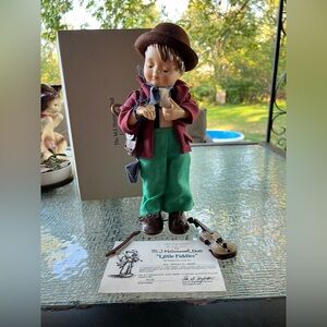 Goebel Hummel Porcelain "Little Fiddler" 14” Doll by Danbury Mint 1989 New w/Box